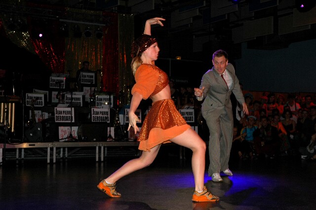 min 2005 11 12 fous swing 269